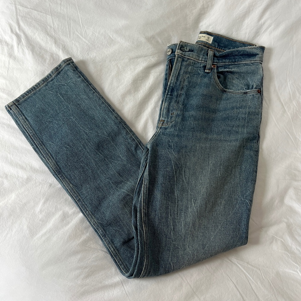 Abercrombie Straight High Rise Jeans size 26